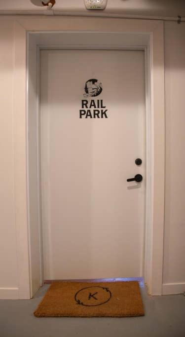 Rail Park Downtown Studio, Amazing Views, Contactless Check-In フィラデルフィア エクステリア 写真